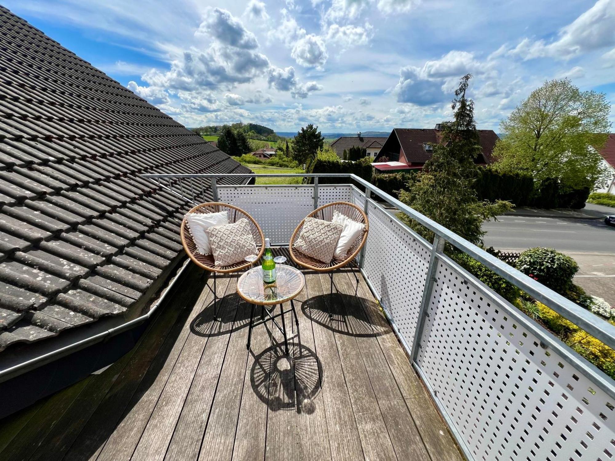 Stadtoase Fulda Mit Flair - Whirlpool, Balkon, 2Xparkplaetze, Highspeed Wlan Dış mekan fotoğraf
