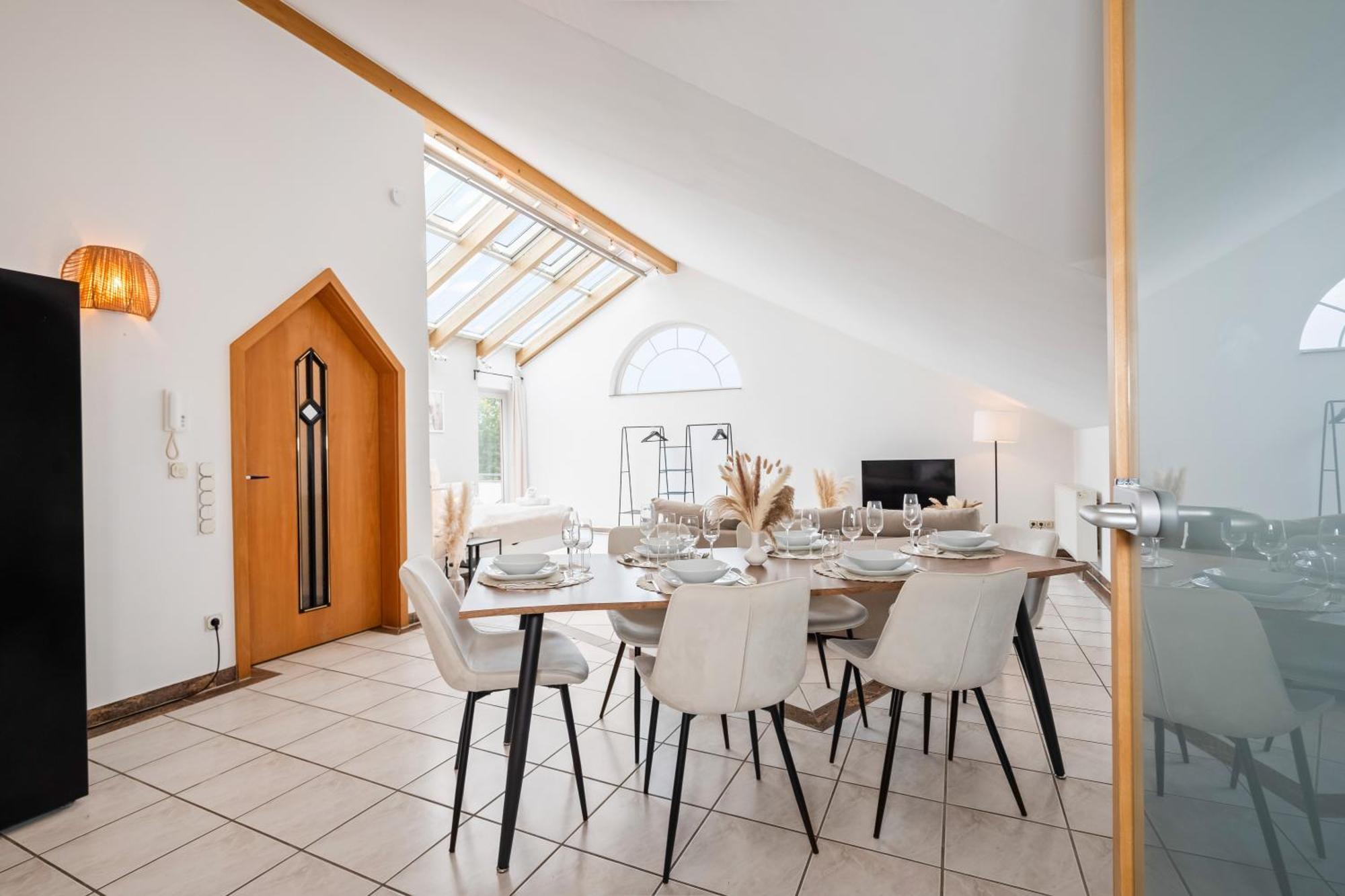 Stadtoase Fulda Mit Flair - Whirlpool, Balkon, 2Xparkplaetze, Highspeed Wlan Dış mekan fotoğraf