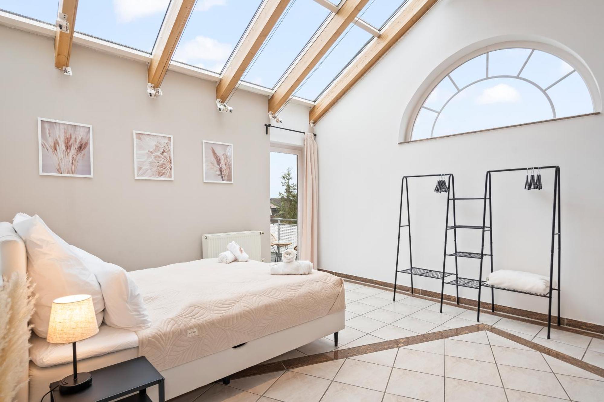 Stadtoase Fulda Mit Flair - Whirlpool, Balkon, 2Xparkplaetze, Highspeed Wlan Dış mekan fotoğraf